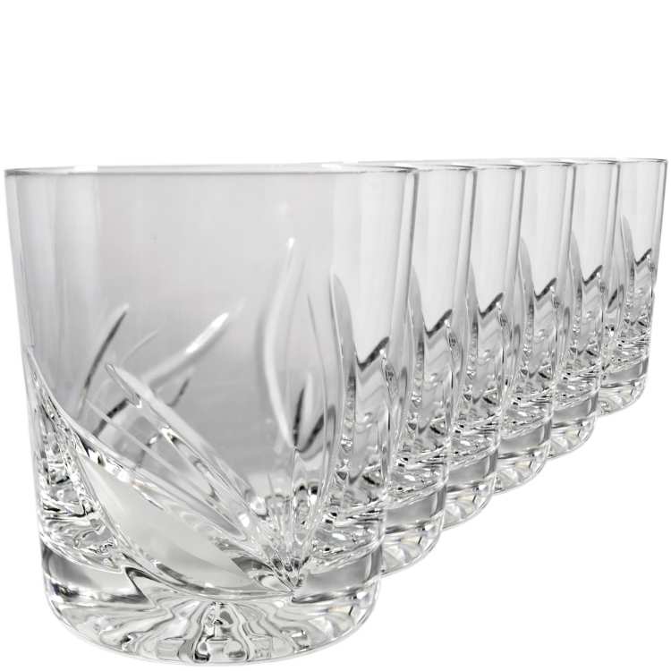 Eleganckie kryształowe szklanki ZA-890 MAGDA, 320 g. Ponadczasowy szlif, doskonałe do whisky i drinków. Wysokiej jakości szkło, idealne do stylowej aranżacji stołu lub jako gustowny prezent.