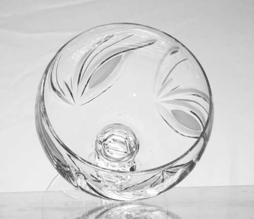 Eleganckie kieliszki kryształowe do szampana ZA-1253/5 MAGDA, 170 g. Płaski kształt, piękny szlif i wysoka jakość szkła. Doskonałe na specjalne okazje i wytworne przyjęcia.